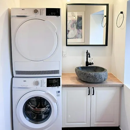 Historic House By Kongeaen And Freedom Bridge * Vejen