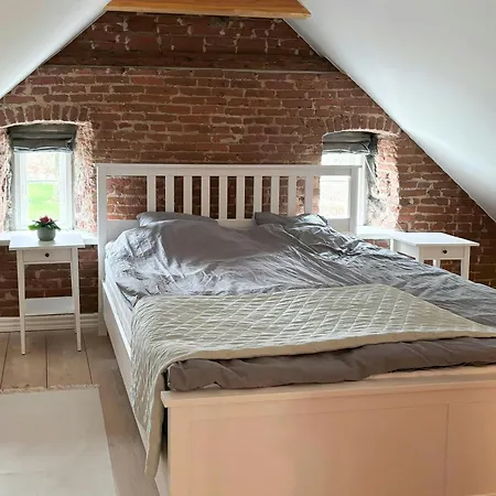 Historic House By Kongeaen And Freedom Bridge *